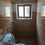 Ari's Cozy Rooms, Llogora Πανσιόν Nicaj-Shale