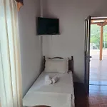 Πανσιόν Ari's Cozy Rooms, Llogora 3*