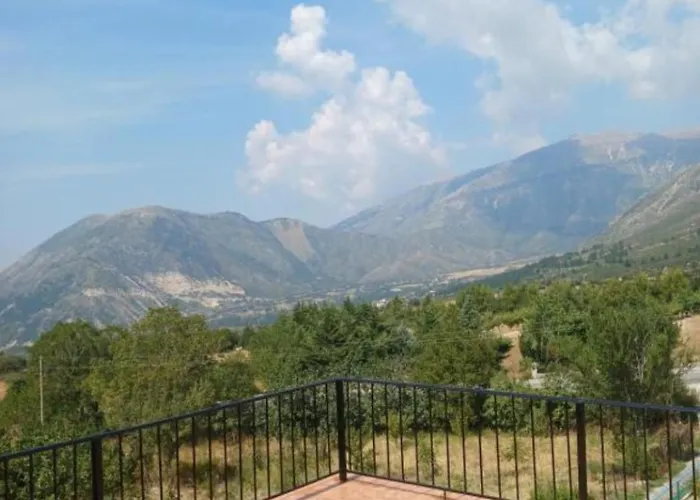 Ari's Cozy Rooms, Llogara Penzion