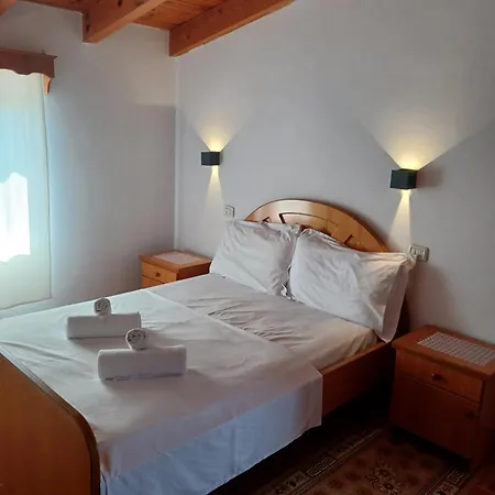 Guest house Ari's Cozy Rooms, Llogara *