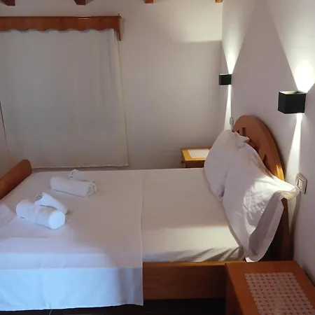 Ari's Cozy Rooms, Llogara Nicaj-Shale