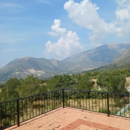 Ari's Cozy Rooms, Llogara Guest house