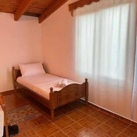 Guest house Ari's Cozy Rooms, Llogara